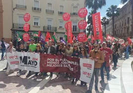 Sindicatos en la manifestación por Huelva del 1 de mayo, Día Internacional del Trabajo