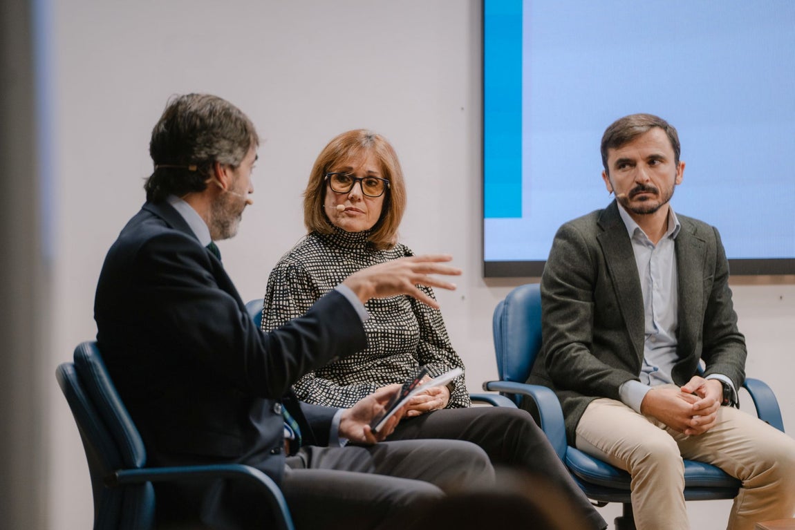 El coloquio &#039;Huelva ante la oportunidad de liderar el turismo sostenible&#039;, en imágenes