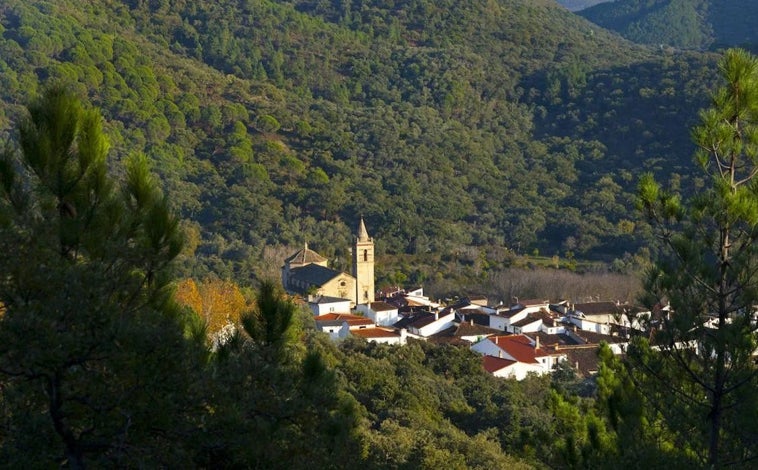 Imagen principal - Vista de Linares de la Sierra, Casa Rural y Hotel Barceló de Aracena