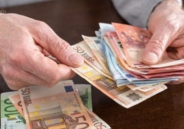 Los trabajadores que ganen menos de este salario podrán recibir hasta 900 euros en la declaración de la Renta de este año