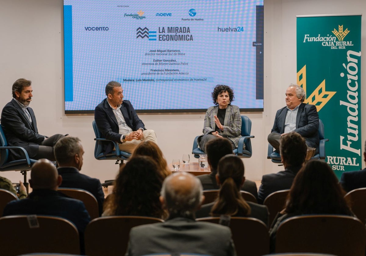 Un momento del desarrollo del coloquio de 'La Mirada Económica'