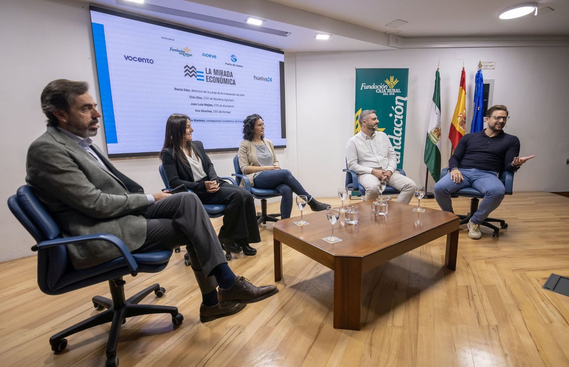 Las imágenes del coloquio &#039;Pioneros. Así son las startups de éxito nacidas en Huelva&#039;