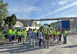 Concentración de protesta por los despidos del pasado mes de octubre