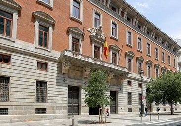 Hacienda manda un aviso: si estás en su lista negra te cerrarán la cuenta bancaria
