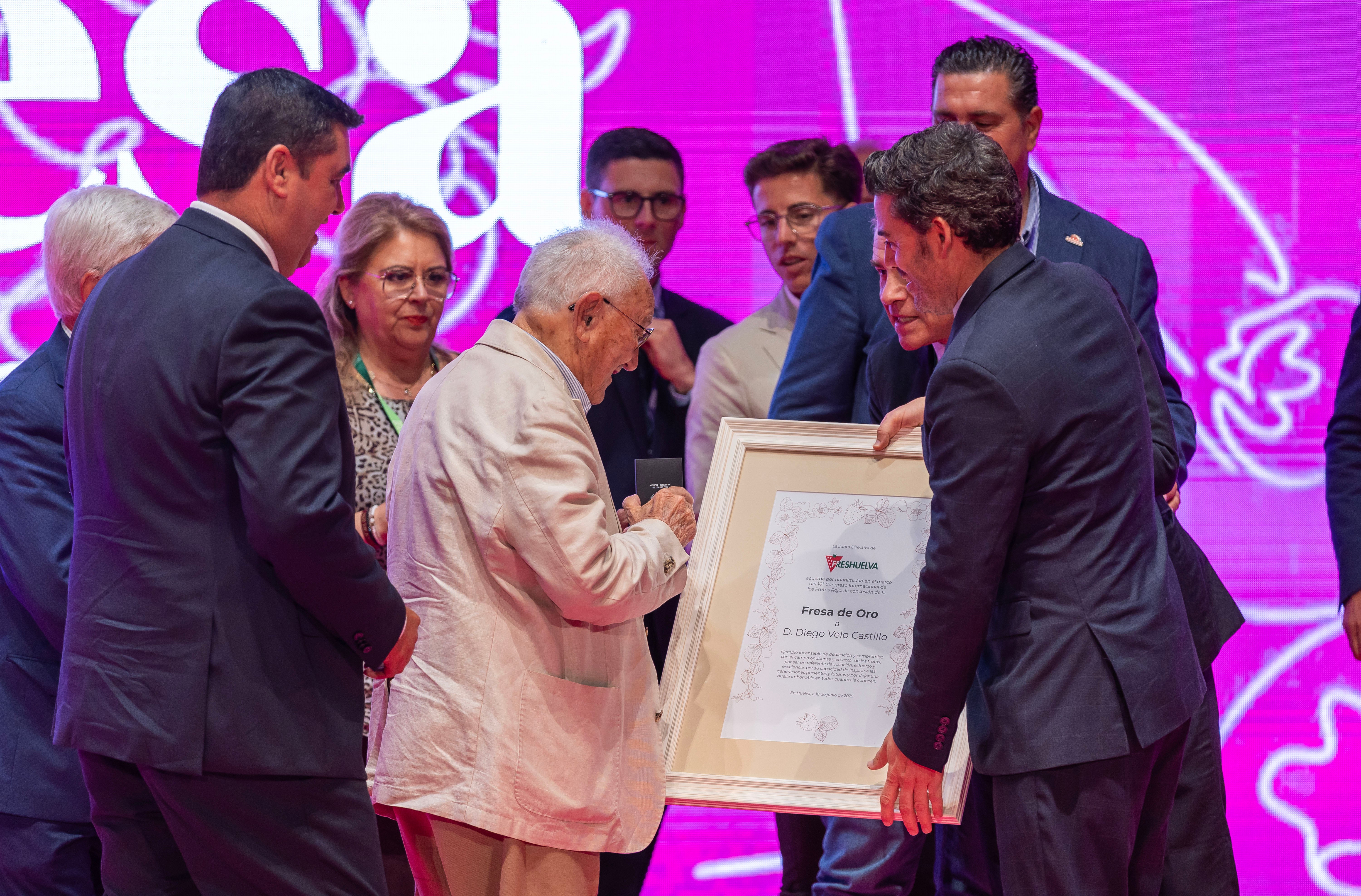 El arranque del X Congreso Internacional de Frutos Rojos de Huelva, en imágenes