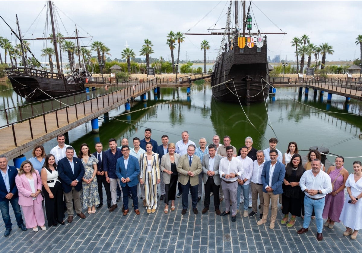 Los primeros convenios se han firmado este martes en el Muelle de las Carabelas
