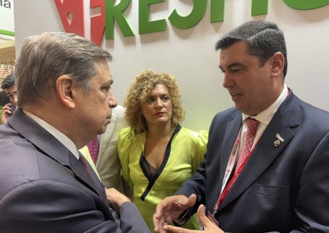 Imagen secundaria 1 - El sector de la fresa de Huelva urge a Gobierno y Junta a firmar el acuerdo para terminar la presa de Alcolea