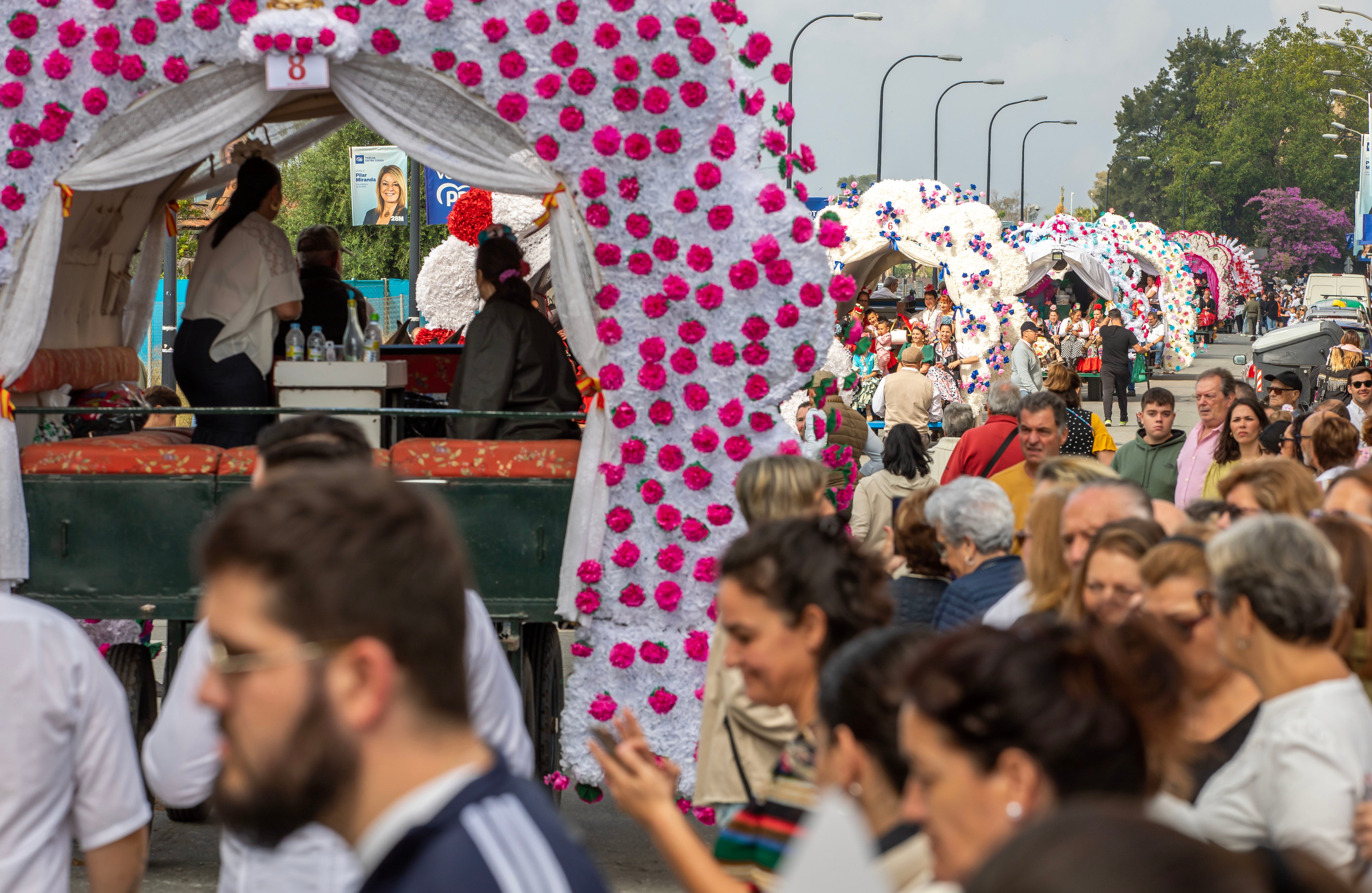 Galería de imágenes: Emigrantes va ya al encuentro de la Virgen del Rocío