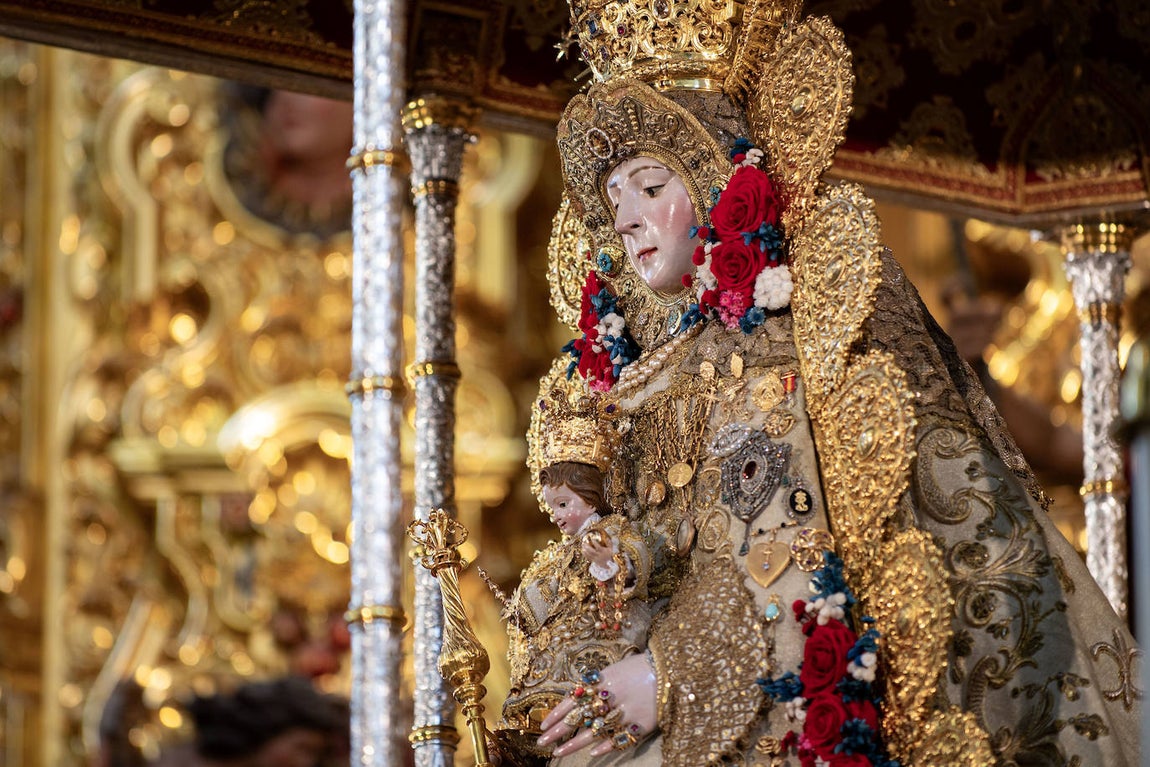 Así espera la Virgen del Rocío la llegada de la multitud de romeros