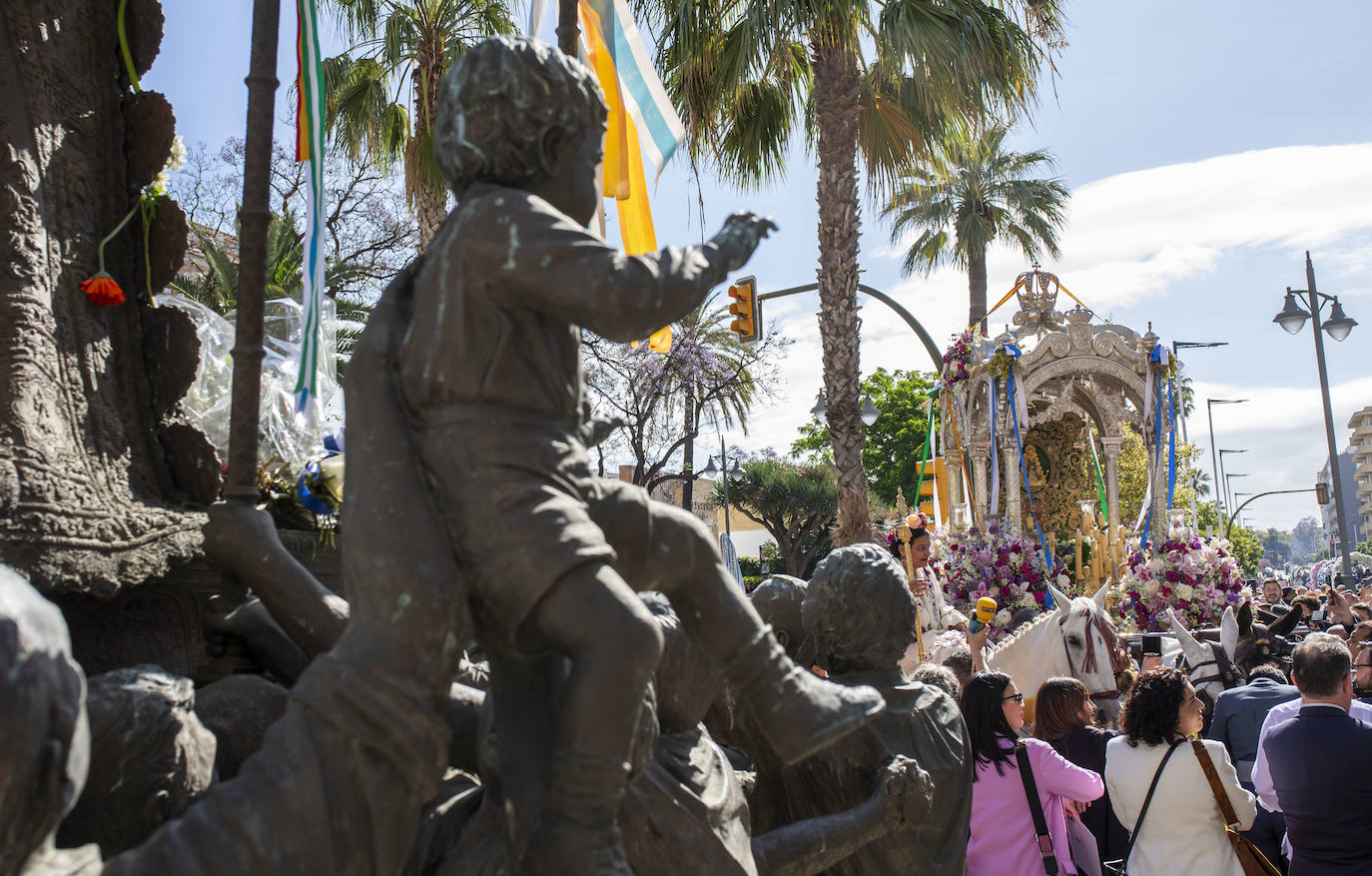 La salida de la hermandad del Rocío de Huelva 2024, en imágenes