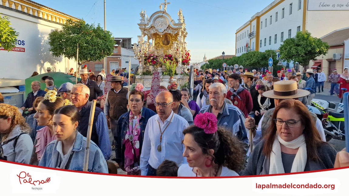 La salida de la hermandad del Rocío de La Palma, en imágenes