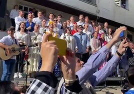 La Salve de Huelva ha sonado en la despedida a la hermandad en el monumento a la Virgen del Rocío