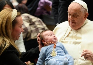 El papa Francisco se convierte en rociero de Emigrantes