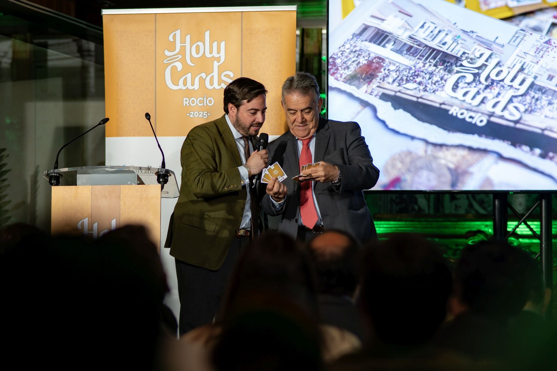 La presentación de las HolyCards del Rocío, en imágenes