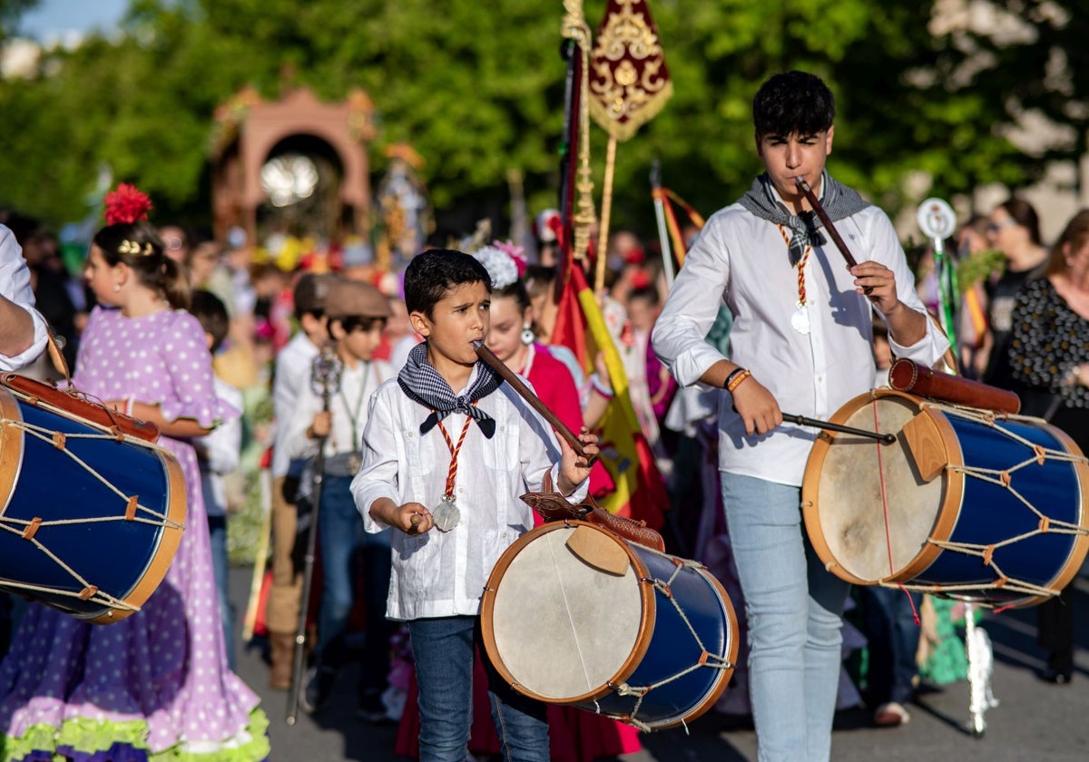 Niños de Emigrantes en su camino infantil