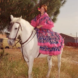 Carmen Limón Gutiérrez, cuando fue hermana mayor de Punta Umbría en 1987