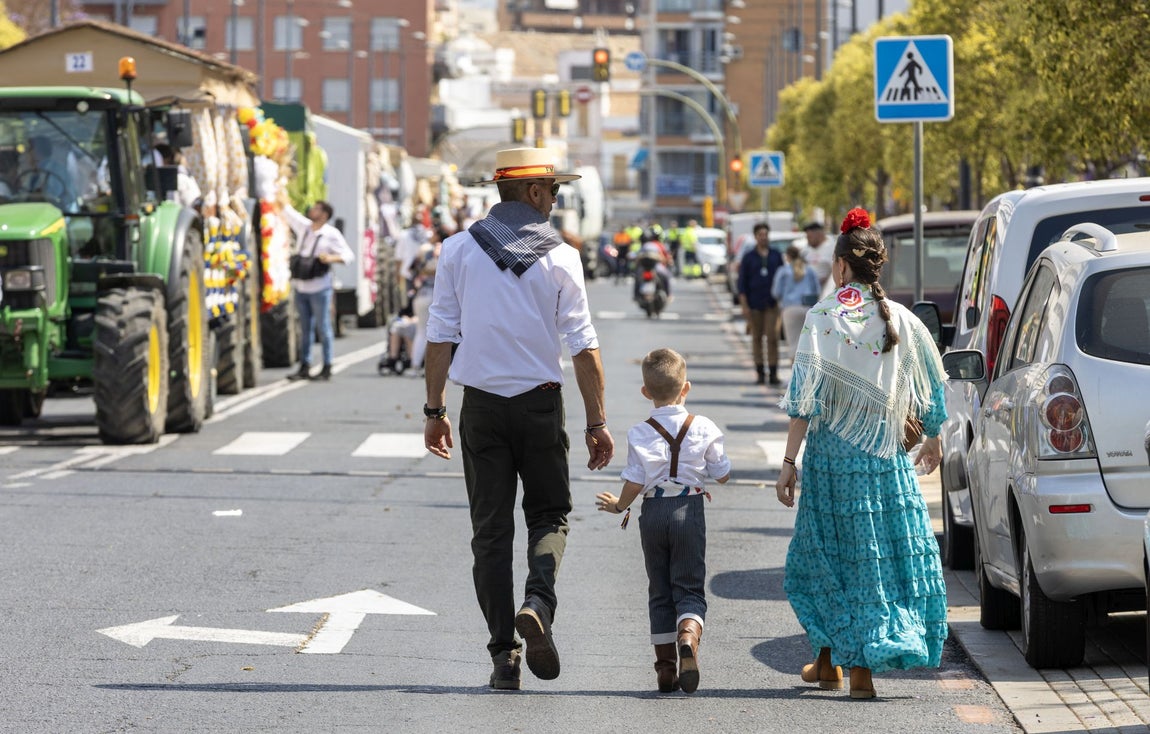 La salida de la Hermandad del Rocío de Emigrantes, en imágenes