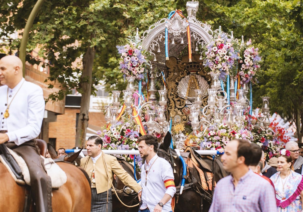 Carreta que porta el Simpecado de Emigrantes