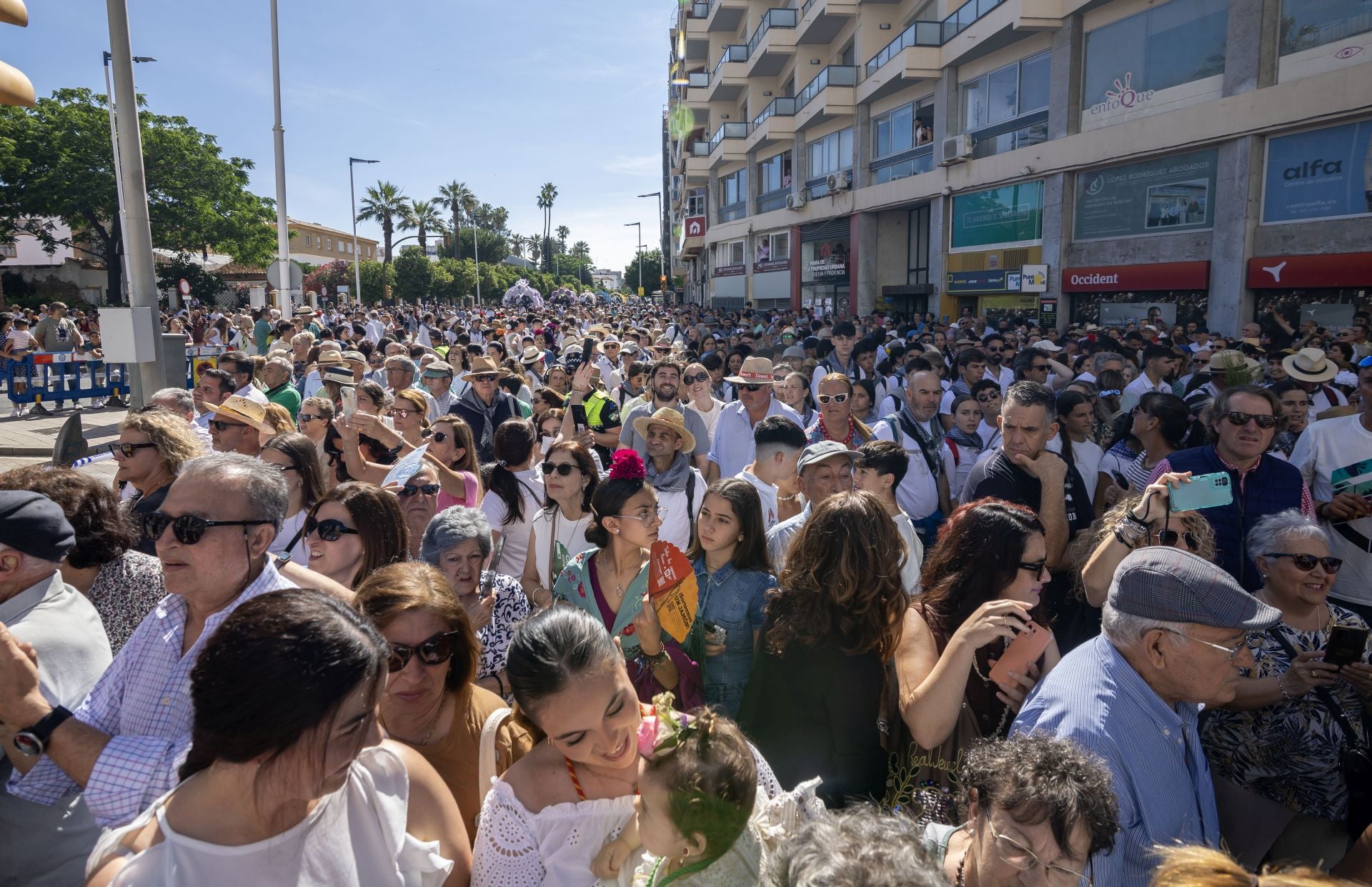 Huelva en pie para despedir a sus peregrinos