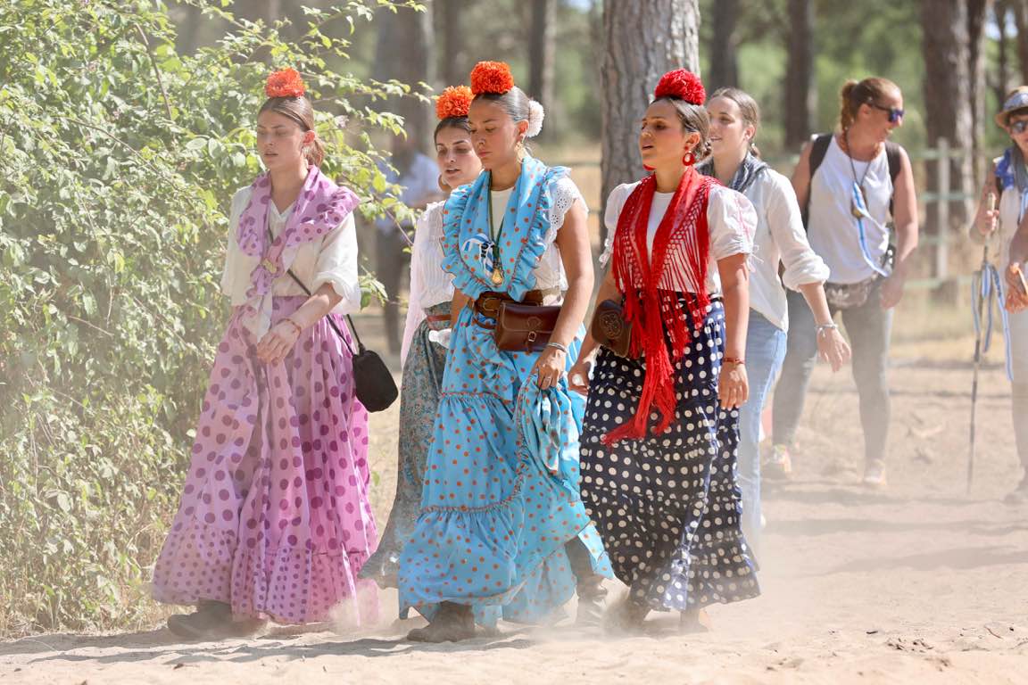 El paso de la Hermandad de Huelva por la Charca, en imágenes