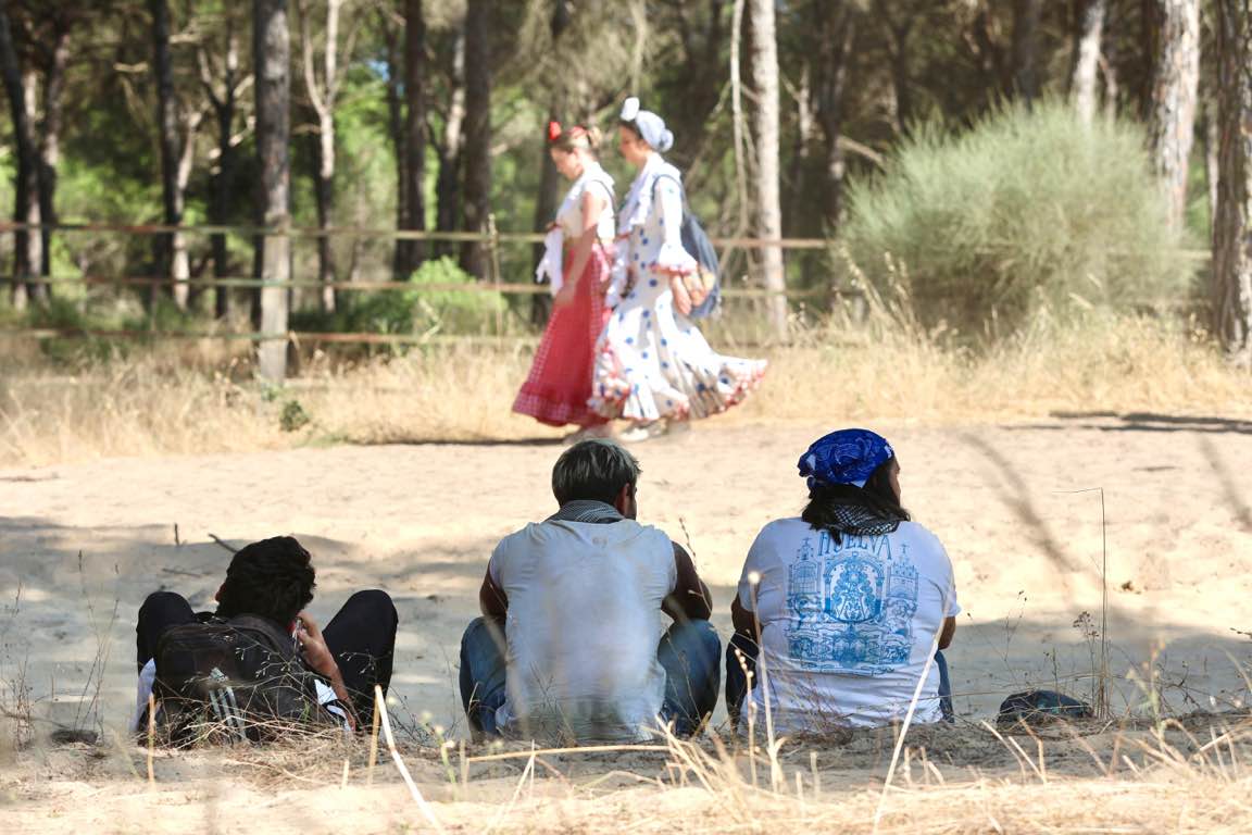 El paso de la Hermandad de Huelva por la Charca, en imágenes