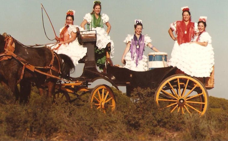 Imagen principal - El único grupo de mujeres que cantaba por sevillanas estuvo activo entre 1984 y 1991, cuando grabaron su último disco