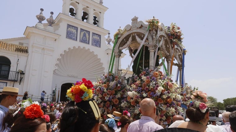 La carroza de Huelva, en la presentación