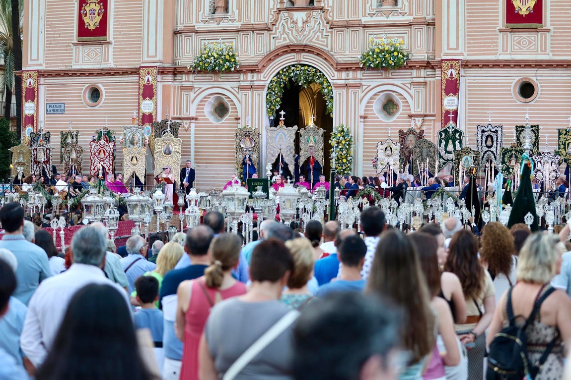 El Rosario Jubilar Rociero de la diócesis, en imágenes
