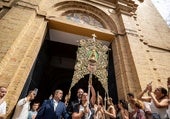 La Hermandad de Huelva inicia su camino de esperanza llenando de Rocío el barrio del Polvorín