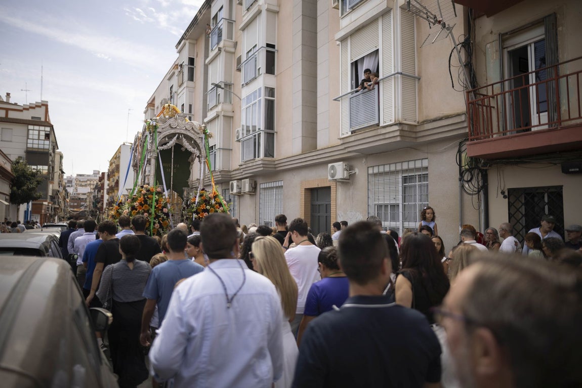 Todas las imágenes del traslado del simpecado de la Hermandad del Rocío al Polvorín