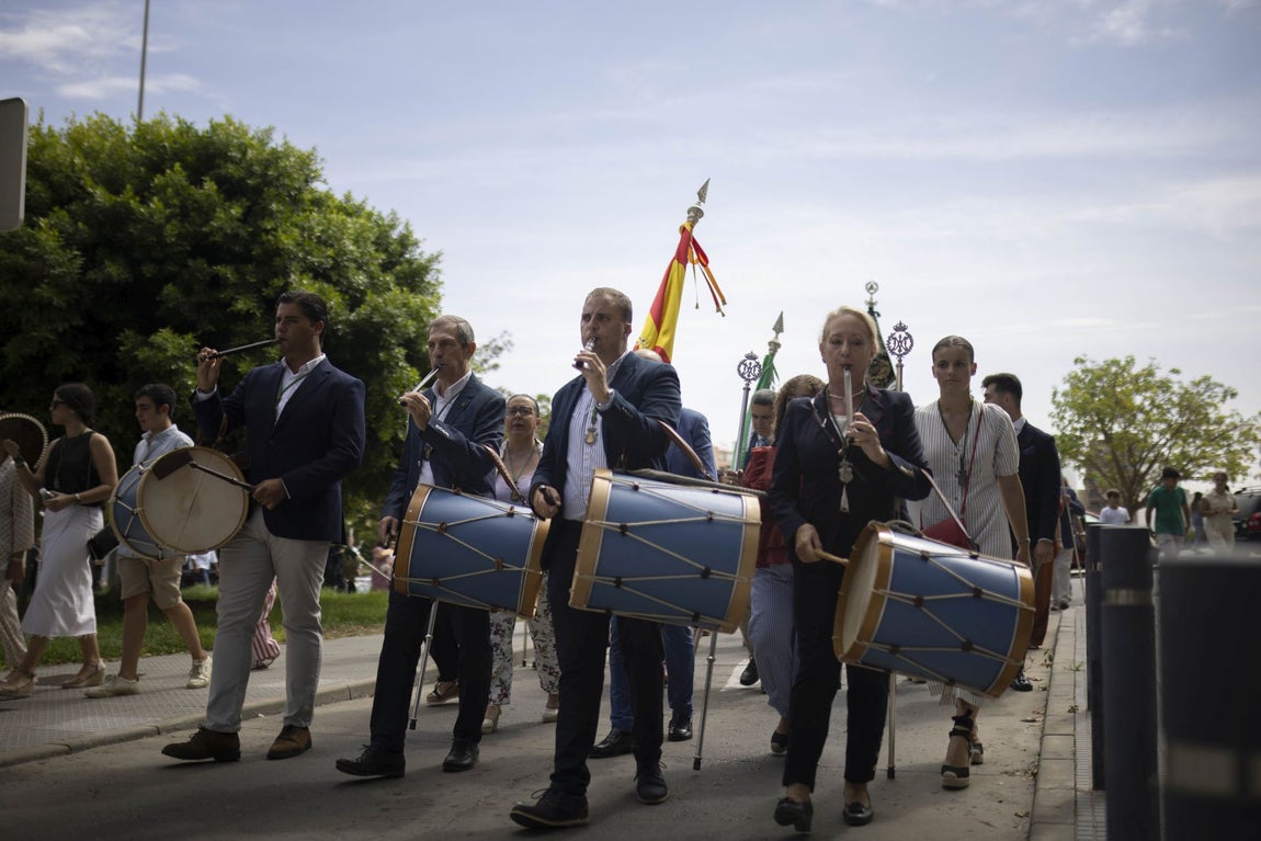 Todas las imágenes del traslado del simpecado de la Hermandad del Rocío al Polvorín