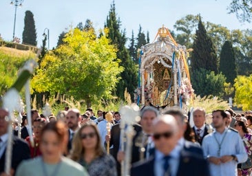 La Hermandad del Rocío de Huelva visita a la Virgen de la Cinta en el ecuador de su misión jubilar