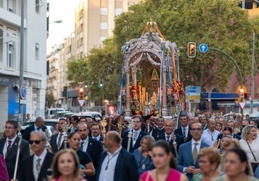 El Simpecado de Huelva llega a la Catedral en una nueva parada de su misión jubilar