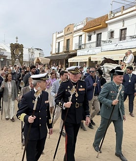 Imagen secundaria 2 - Imágenes del paso de Emigrantes por la aldea