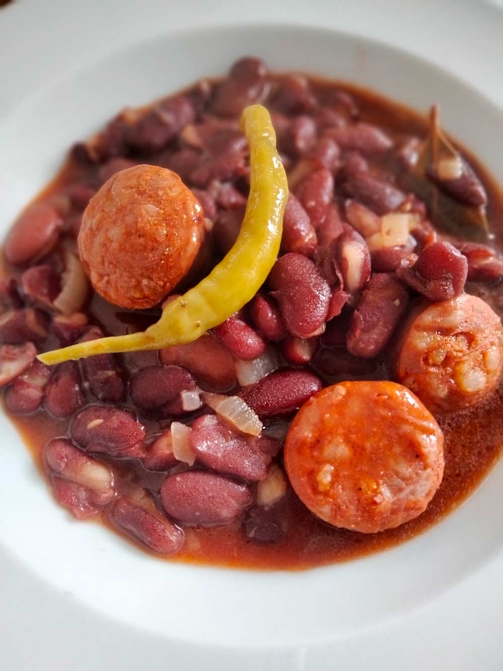 Alubias pintas con chorizo