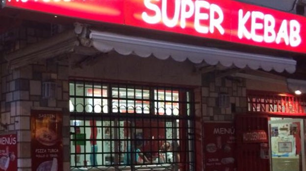 Super Kebab se encuentra en la avenida José Muñoz de Vargas