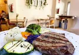 El restaurante Charlotte de Huelva estrena un menú ejecutivo con más de 30 opciones