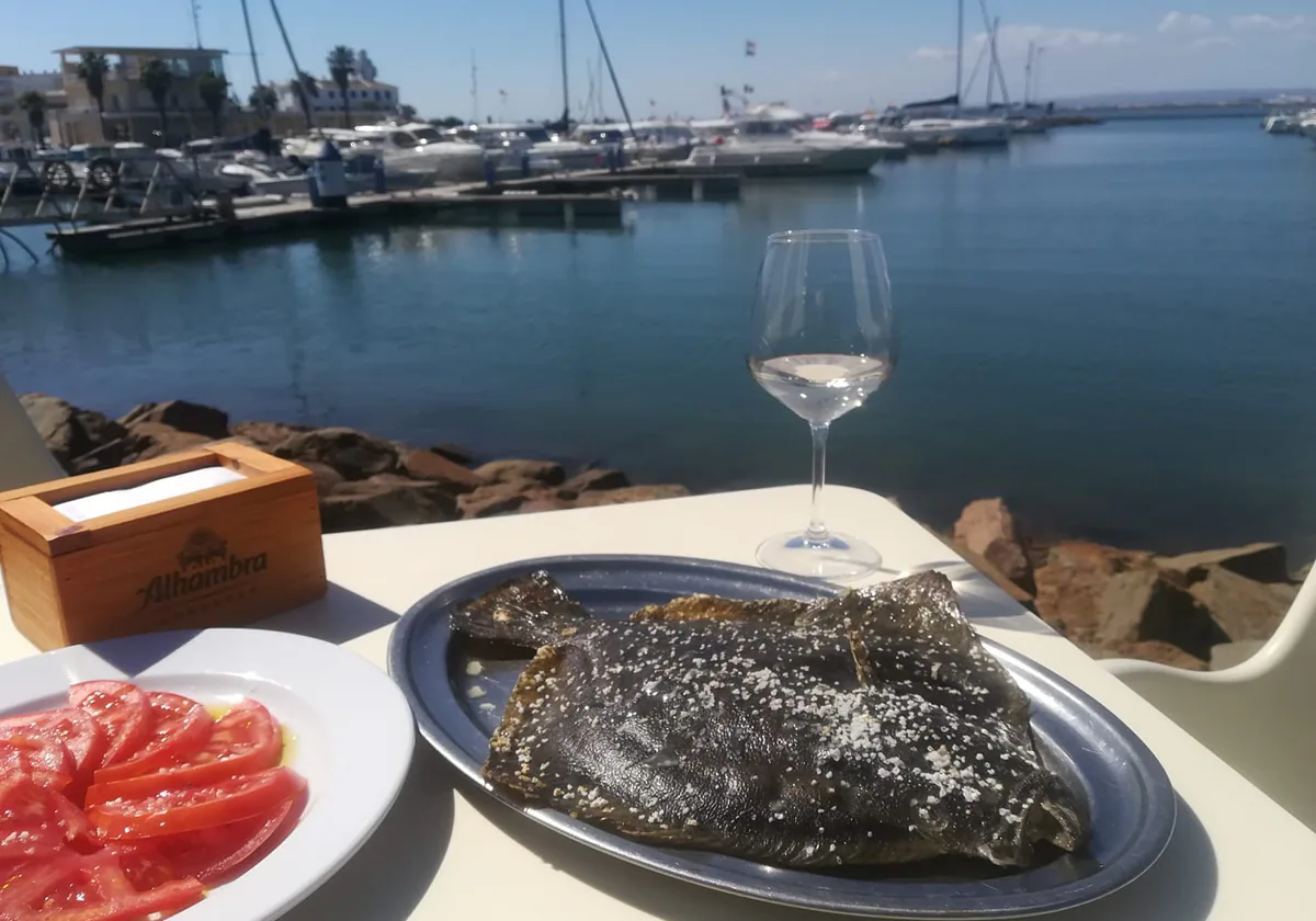Comida con vistas en el restaurante La Boccana, en Isla Cristina