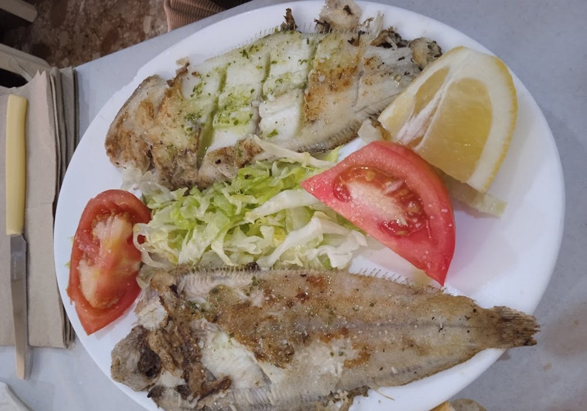 Plato del bar en el que sirve el mejor pescado de la Sierra de Huelva