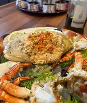 Imagen secundaria 2 - El restaurante de Aracena en el que el mar y la montaña se dan la mano: «Aunamos lo mejor de la Sierra y lo mejor de Isla Cristina»