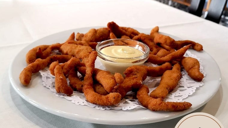 Plato de lagrimitas de pollo servido en El Paraíso de Gonzalo