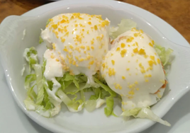 Platos de toda la vida: los mejores huevos rellenos de Huelva se comen en este restaurante