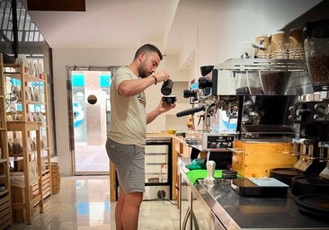 La cafetería de Huelva en la que puedes tomar café servido por uno de los mejores baristas de España