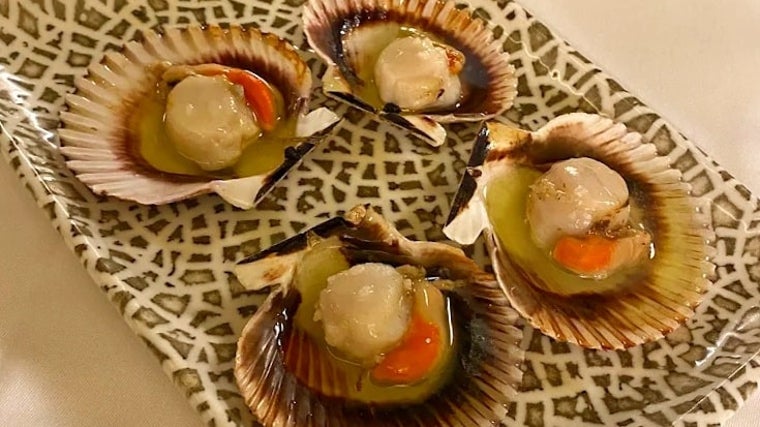 Plato de vieiras servido en el Restaurante Macha