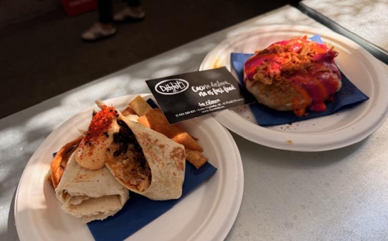 Imagen principal - Huelva disfruta de la vigesimocuarta Feria de la Tapa, la más antigua de Andalucía
