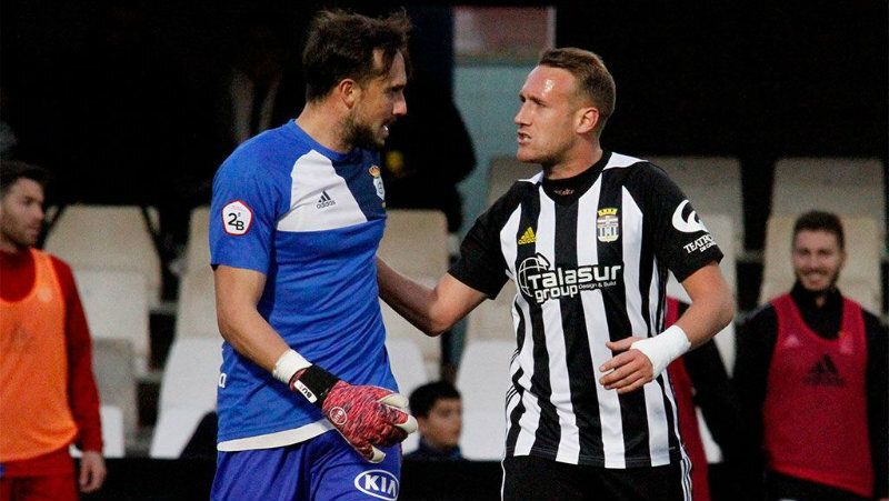 Marc Martínez pide disculpas y Munúa cree que su equipo fue superior al Decano