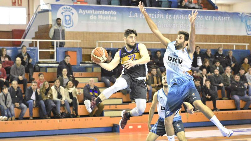 Primer triunfo de Gabriel Carrasco con el Krypteia Huelva (68-61)