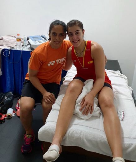Carolina Marín abandona entre lágrimas la final en Indonesia al caer lesionada