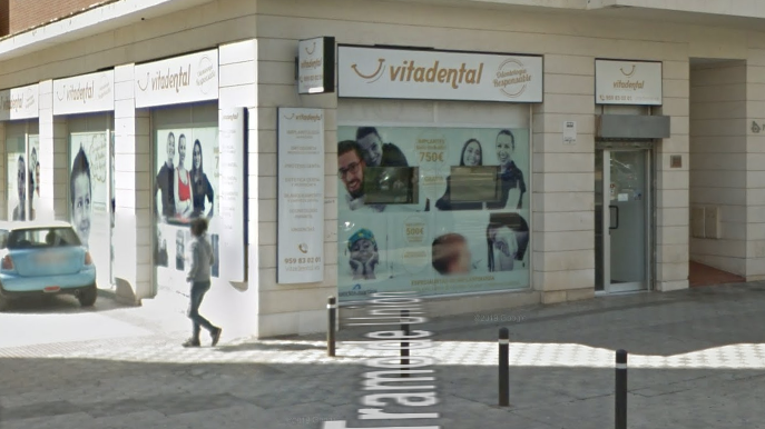 La OCU recomienda a los afectados por el cierre de Vitadental en Huelva denunciar 'cuanto antes'