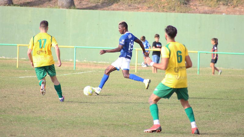 El Algeciras despide a Emilio Fajardo y Ejike Ikwu se marcha del Xerez Deportivo al Gerena